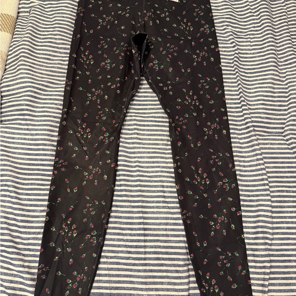 Nike Women’s Black Training Floral Mid Rise Leggings - Size M - NWT
